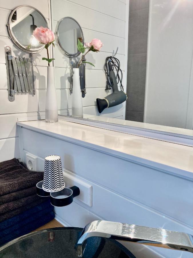 Living At Saarpartments - Adultsonly - Business & Holiday Homes With Kitchen For Long- And Short Term Stay, 3 Min To St Johanner Markt And Points Of Interest Saarbruecken Luaran gambar
