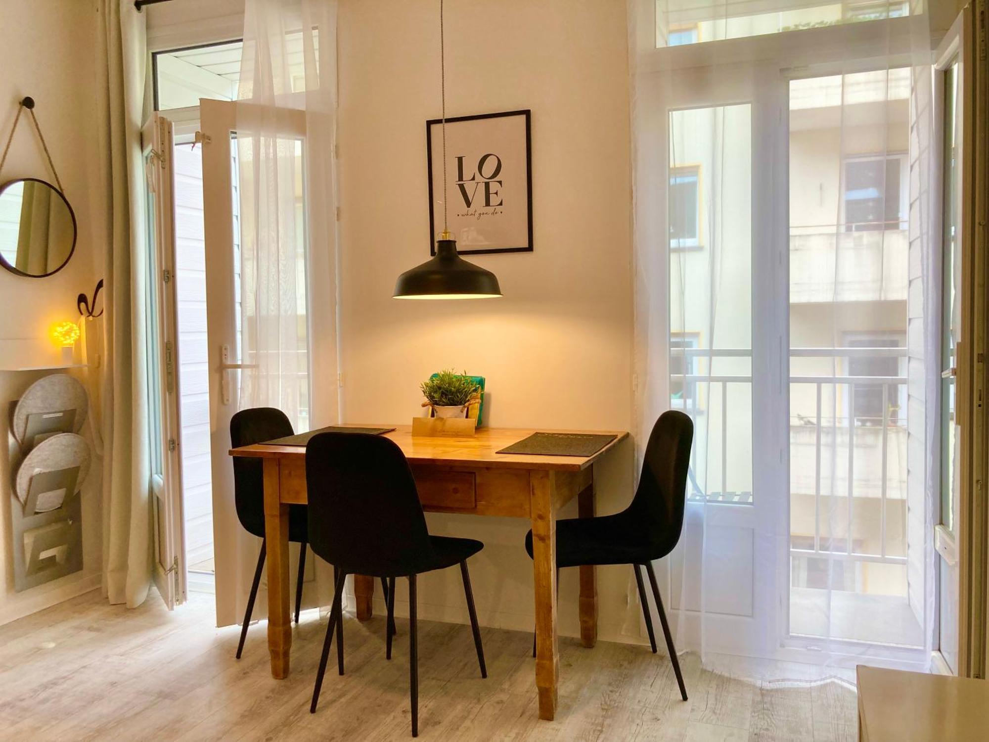 Living At Saarpartments - Adultsonly - Business & Holiday Homes With Kitchen For Long- And Short Term Stay, 3 Min To St Johanner Markt And Points Of Interest Saarbruecken Luaran gambar